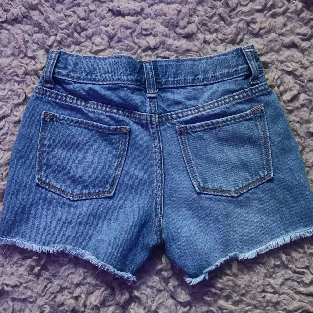 Shorts - Picture 2 of 3